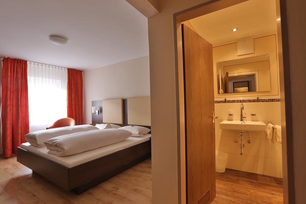 Hotel Bockmaier Oberpframmern Екстериор снимка