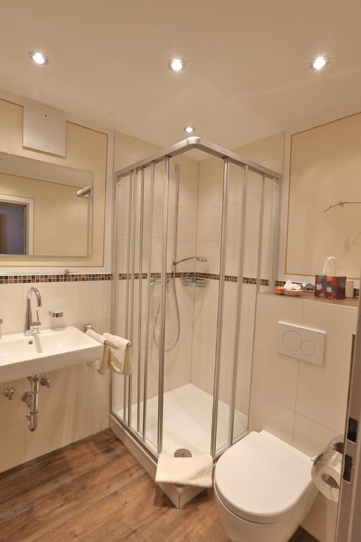 Hotel Bockmaier Oberpframmern Екстериор снимка
