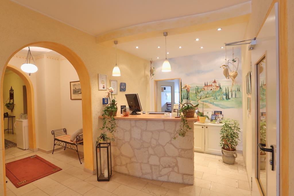 Hotel Bockmaier Oberpframmern Екстериор снимка