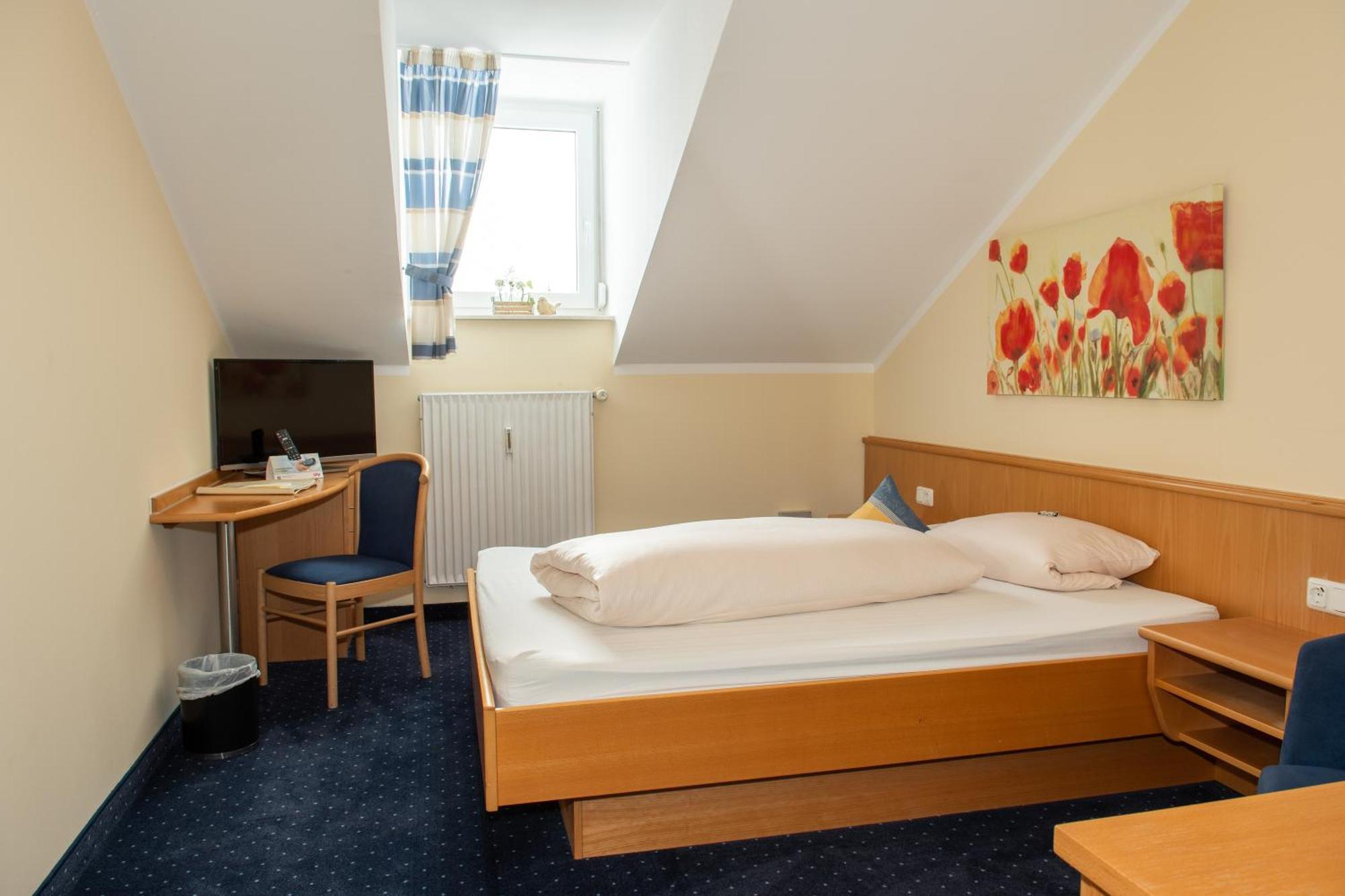Hotel Bockmaier Oberpframmern Екстериор снимка