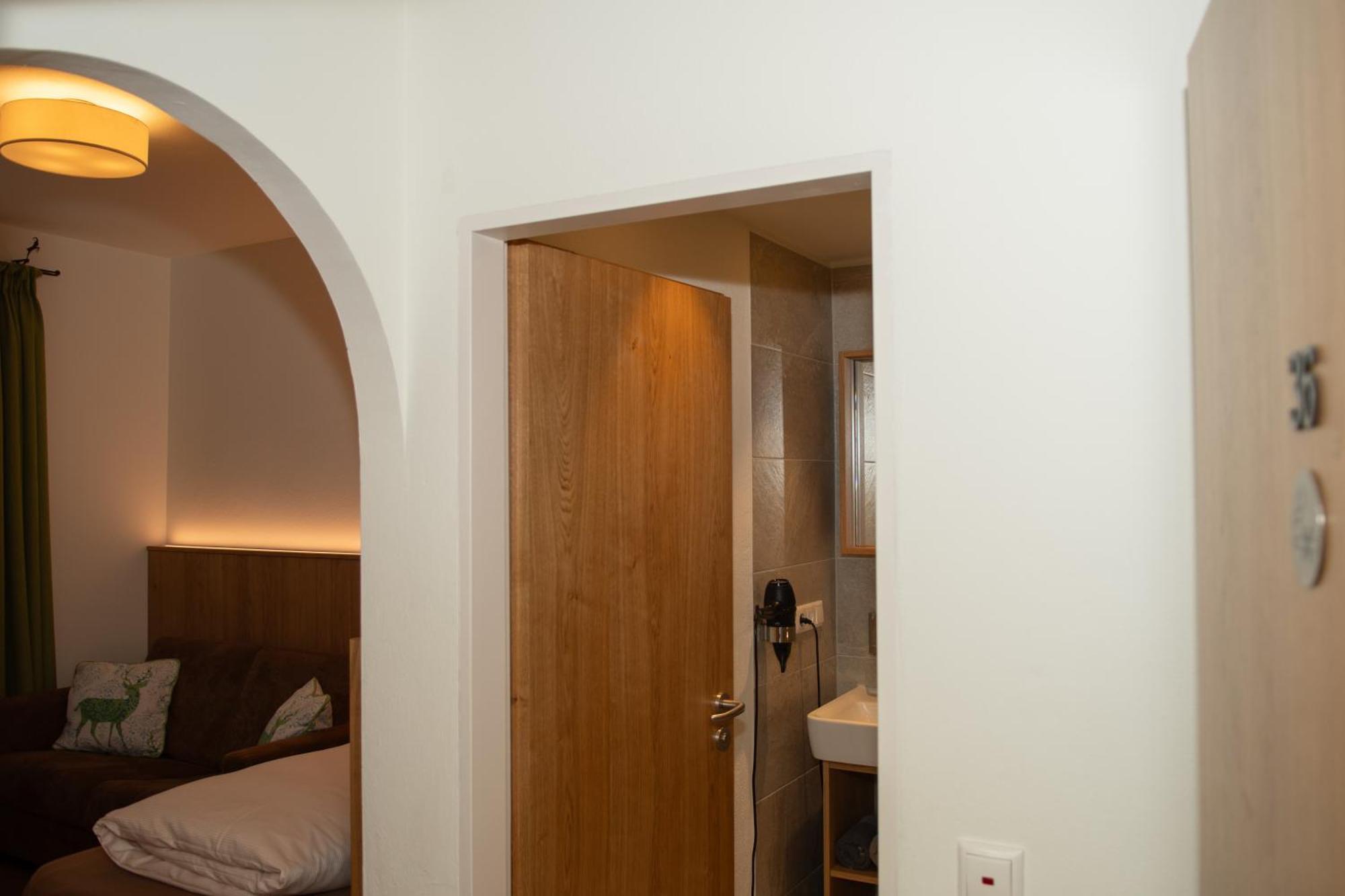 Hotel Bockmaier Oberpframmern Екстериор снимка