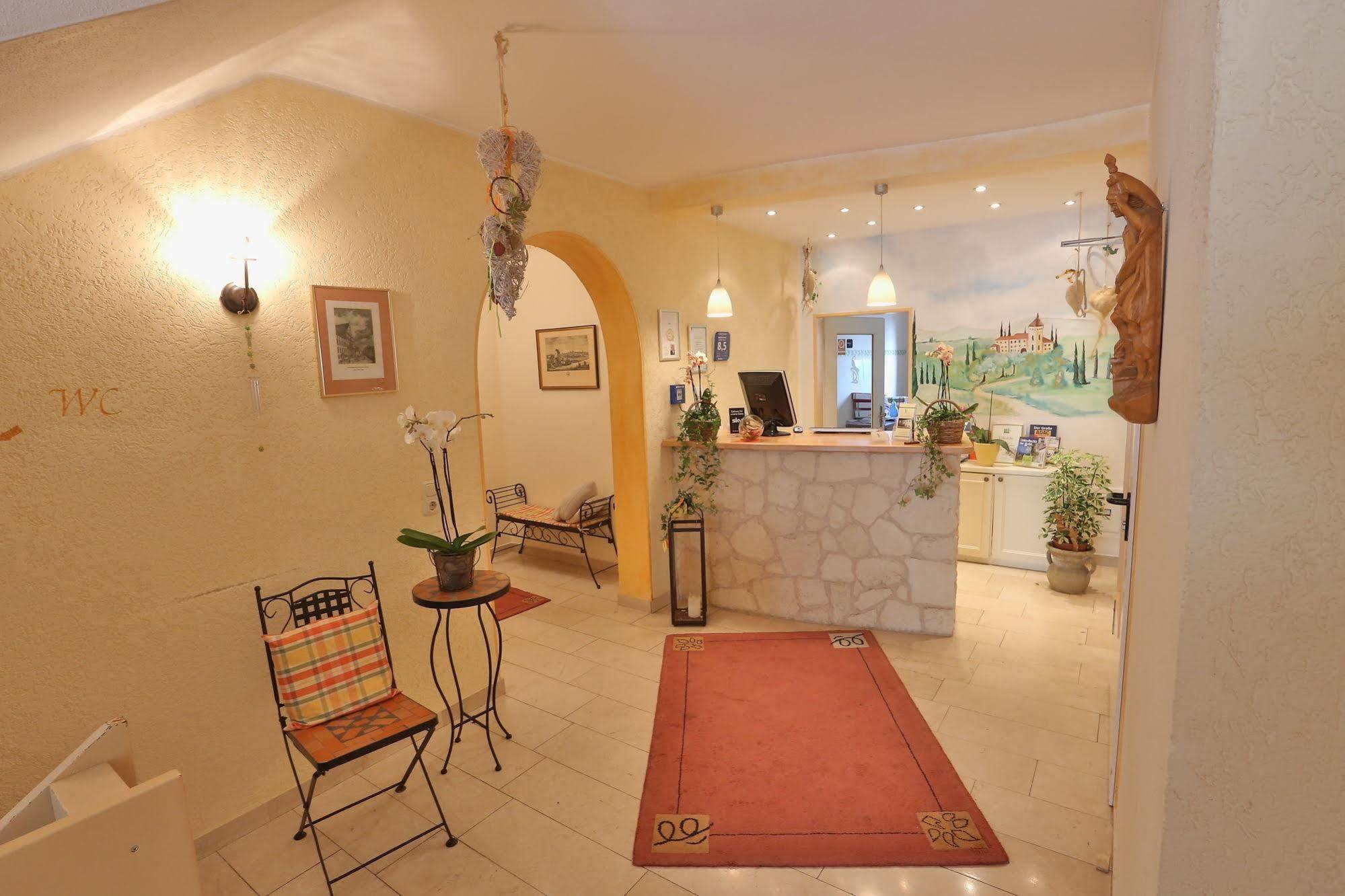 Hotel Bockmaier Oberpframmern Екстериор снимка