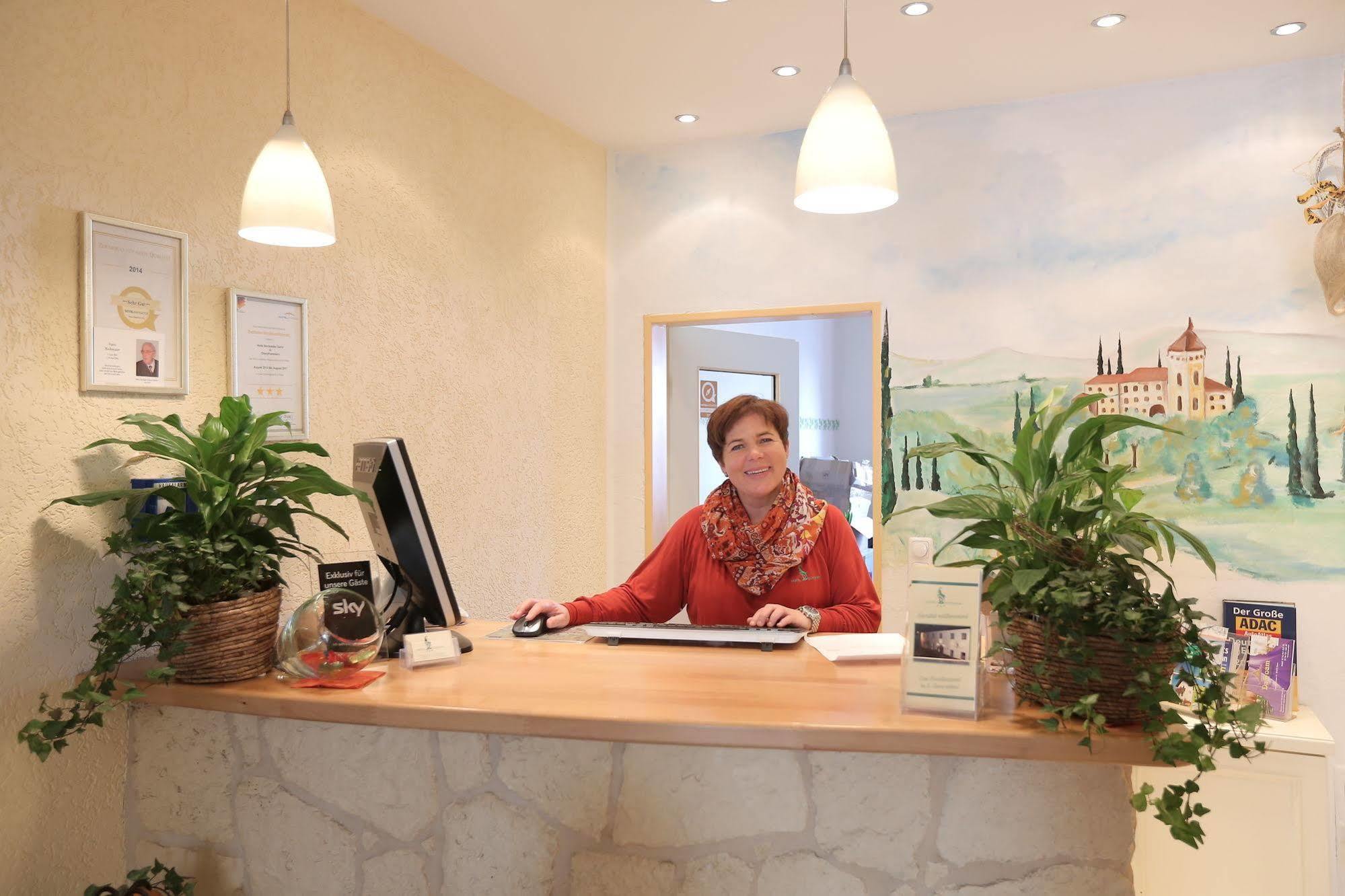 Hotel Bockmaier Oberpframmern Екстериор снимка