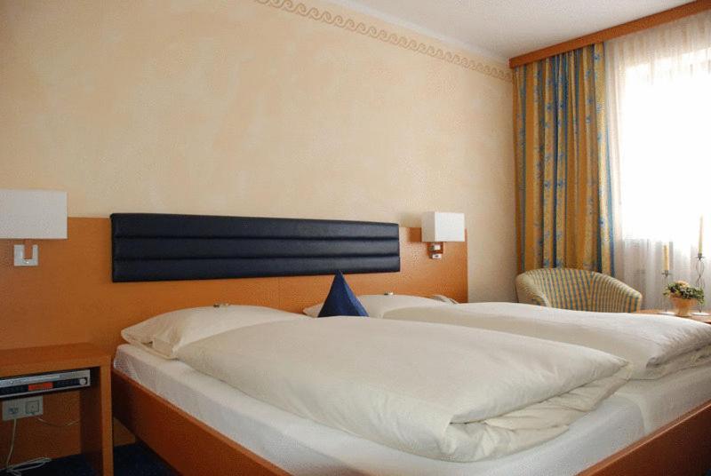 Hotel Bockmaier Oberpframmern Стая снимка